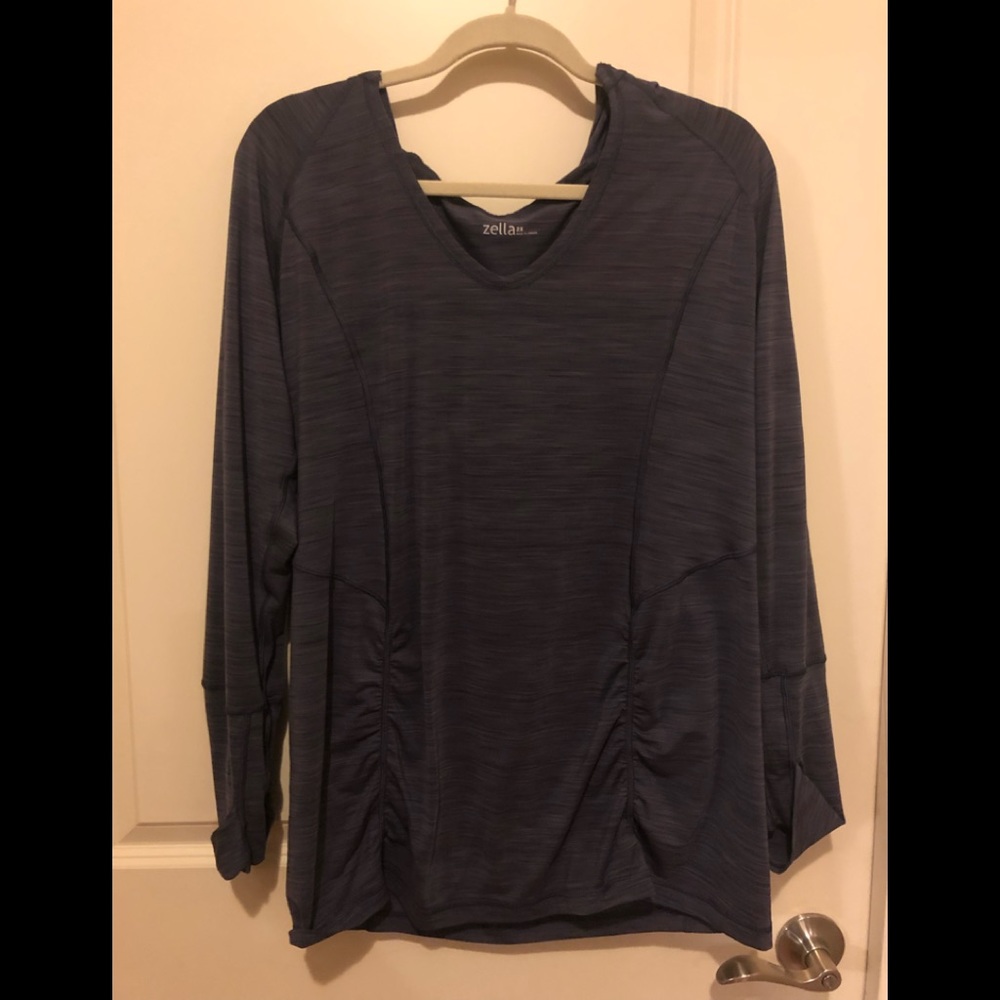 Women, charcoal gray active top, hooded, long sleeve with thumb hole